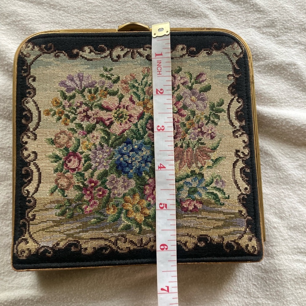 Vintage Floral Tapestry Clutch - Picture 3 of 13
